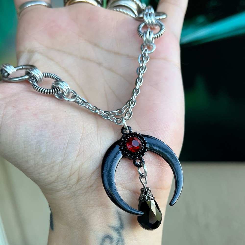 Handmade maille choker necklace black up side down moon lunula red & black stone - Picture 8 of 14